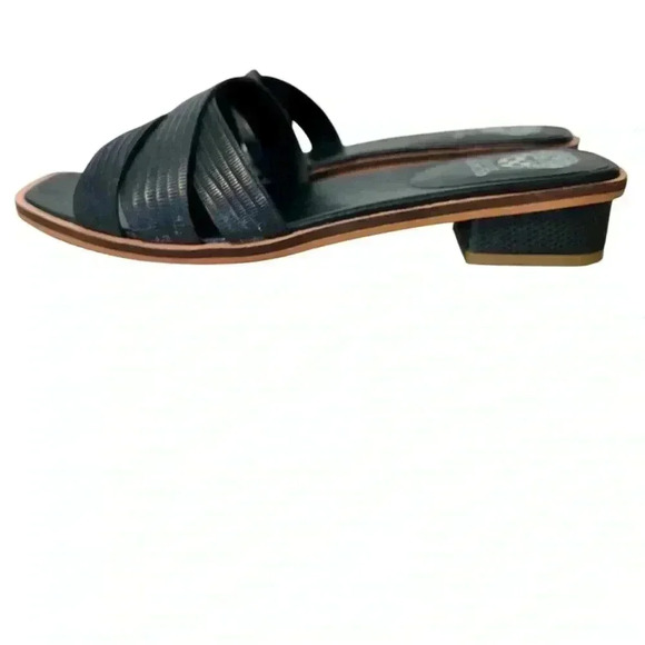 Vince Camuto criss cross black sandals size 8.5 - Picture 2 of 6